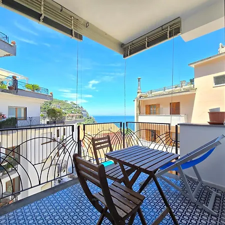 Capo Sereno - Large & Bright With Terrace Sorrento