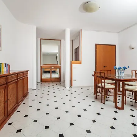 Capo Sereno - Large & Bright With Terrace Apartment