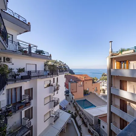 Capo Sereno - Large & Bright With Terrace Sorrento