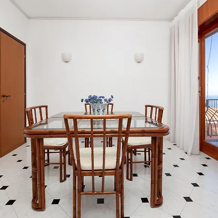 Capo Sereno - Large & Bright With Terrace *